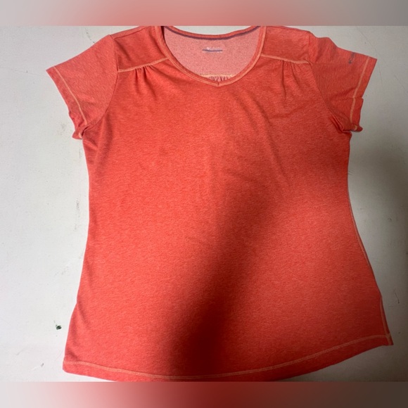 COLUMBIA SPORTSWEAR LADIES SHORT SLEEVE ATHLETIC TOP CORAL COLOR SIZE XL V NECK - Picture 1 of 9